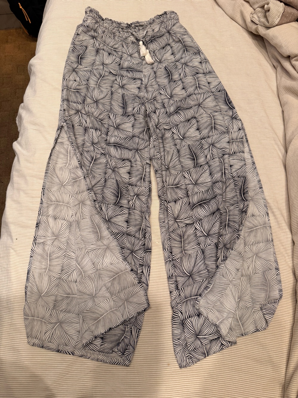 Roxy Black & White flowy Pant